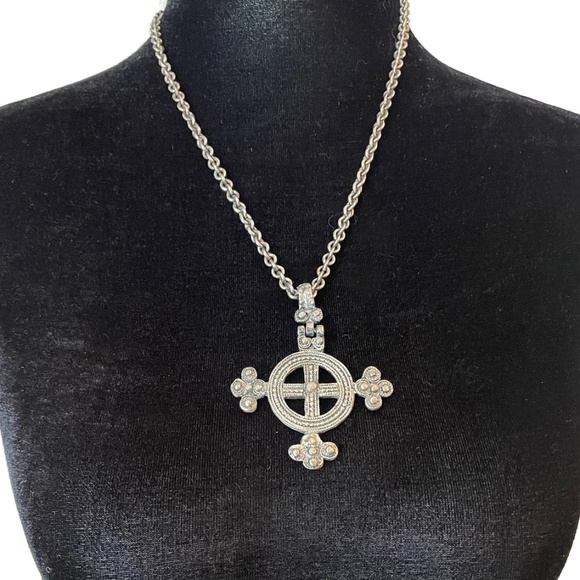 Jewelry - Silver medieval style pendant & chain | 19" chain